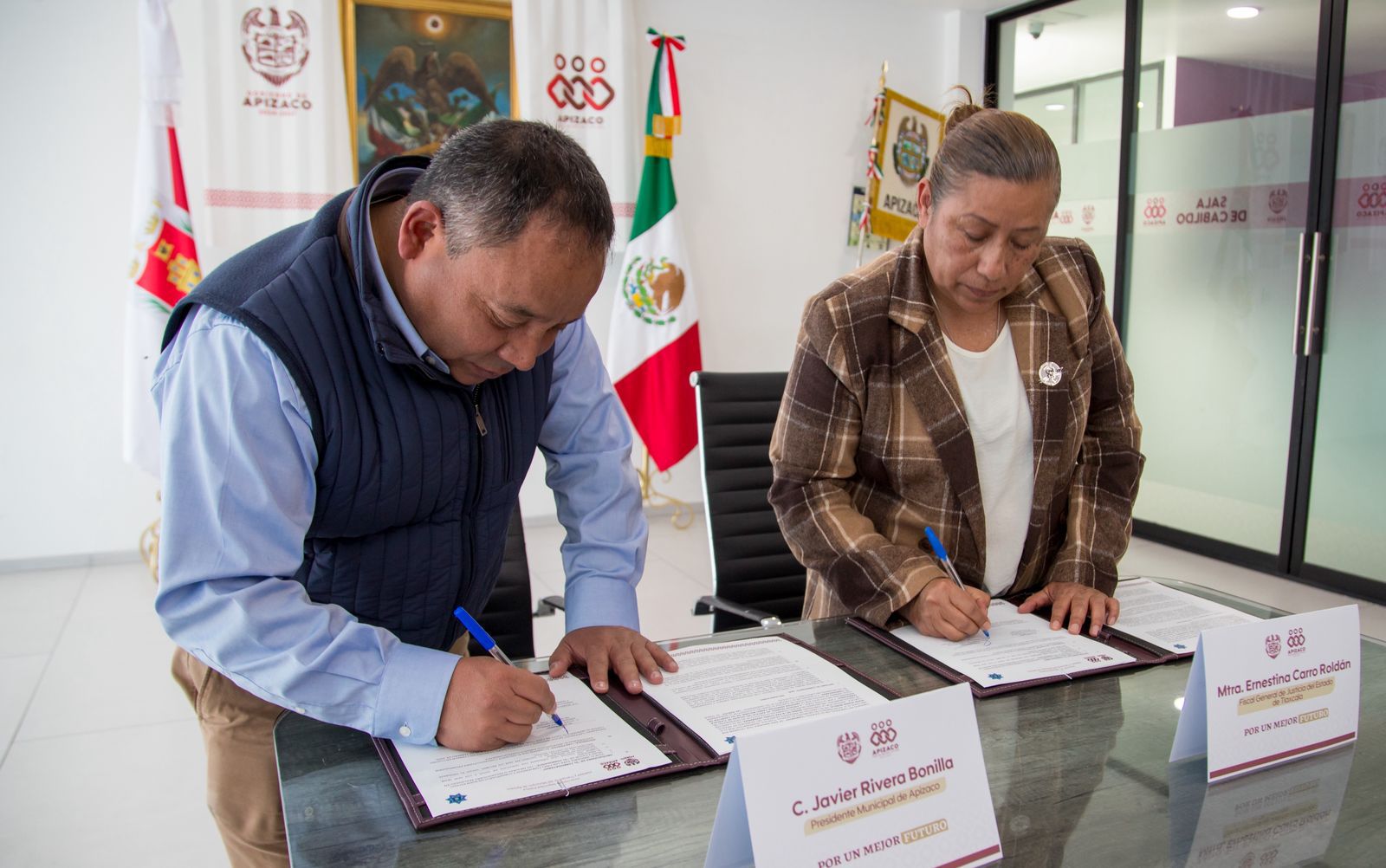 Javier Rivera y la FGJE formalizan comodato para fortalecer la procuración de justicia en Apizaco